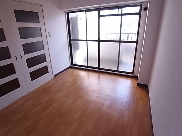 拡大写真:ベルトピア塩屋I 3階301の居間