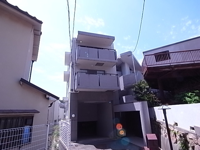 拡大写真:ベルトピア塩屋I 3階301のエントランス