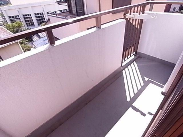 拡大写真:ベルトピア塩屋I 3階301のバルコニー