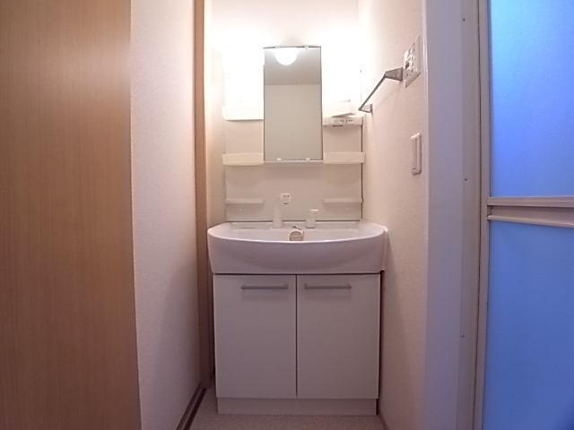 拡大写真:サニープレイス塩屋台 3階301の洗面所
