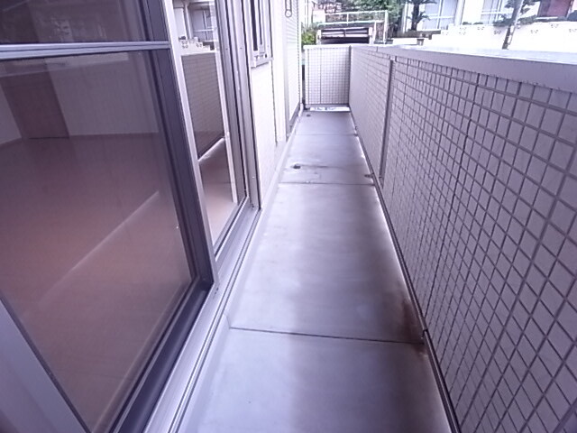 拡大写真:サニープレイス塩屋台 3階301のバルコニー