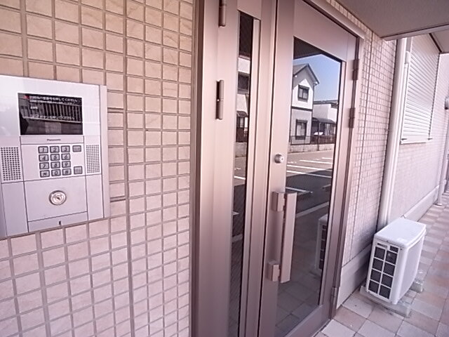 拡大写真:サニープレイス塩屋台 3階301のオートロック