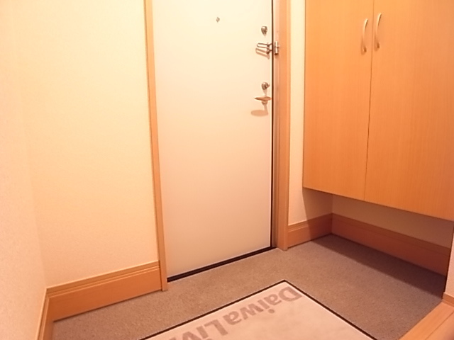 拡大写真:サニープレイス塩屋台 3階301の玄関