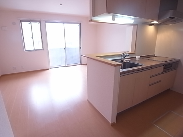 拡大写真:サニープレイス塩屋台 3階301の居間