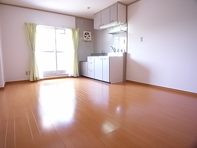 拡大写真:ランベール池北 2階204の居間