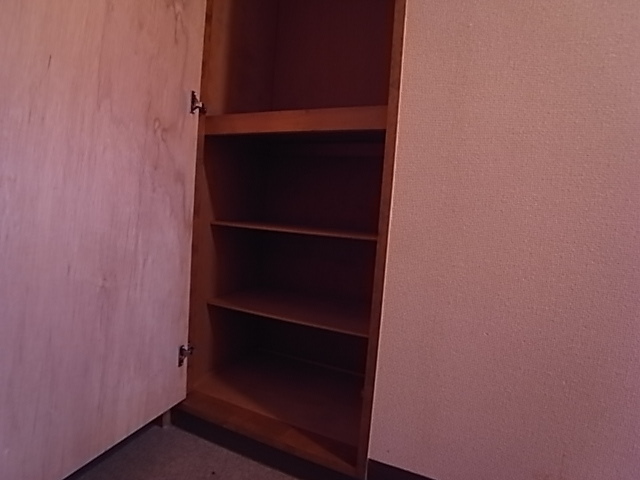 拡大写真:エストレーラ五色山 2階205の収納