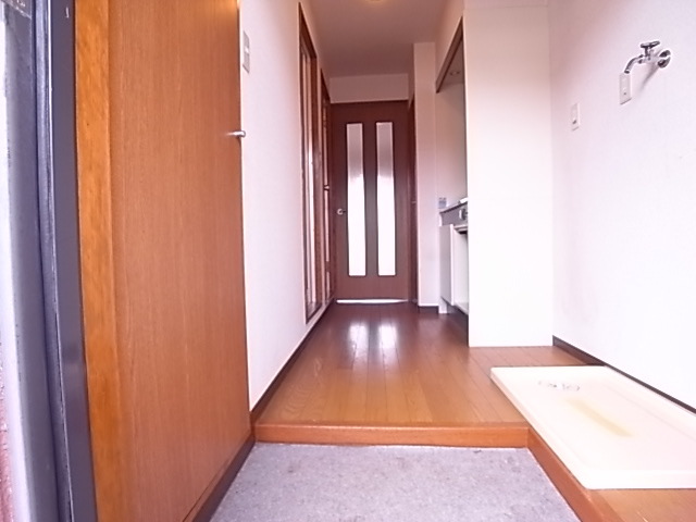 拡大写真:エストレーラ五色山 2階205の玄関