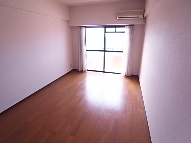 拡大写真:エストレーラ五色山 2階205の居間