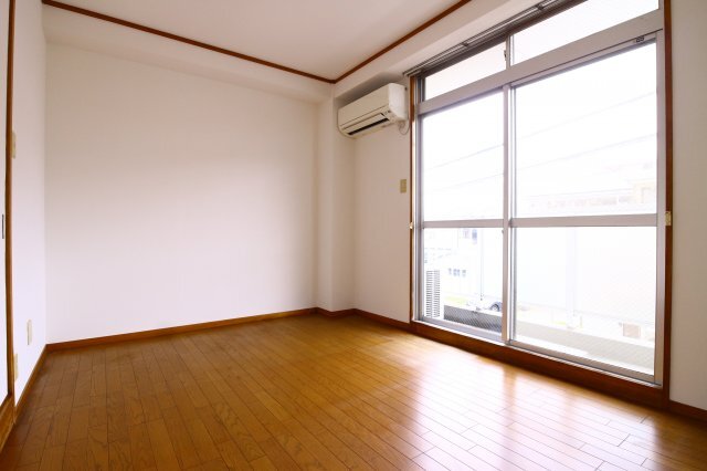 拡大写真:星ヶ丘アパートメント 2階202の子供部屋