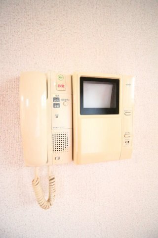 拡大写真：サンシャインヒルズB棟 2階202の玄関収納