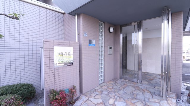 拡大写真:パインプロス 2階202のエントランス