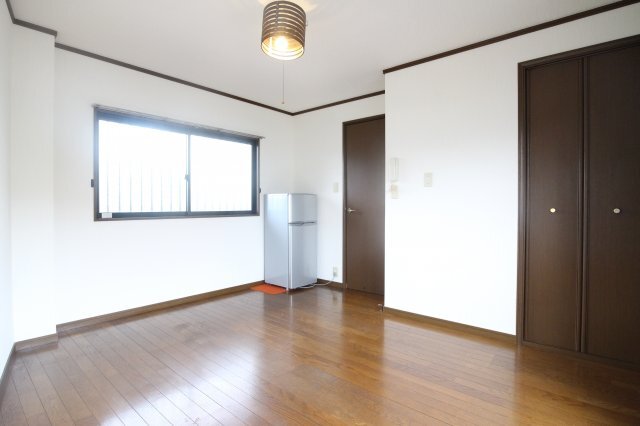 拡大写真:サンウィング神陽 4階403の※同建物別部屋の参考写真です。