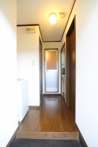 拡大写真:サンウィング神陽 4階403の※同建物別部屋の参考写真です。