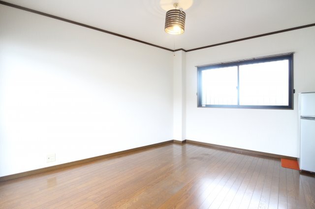 拡大写真:サンウィング神陽 4階403の※同建物別部屋の参考写真です。