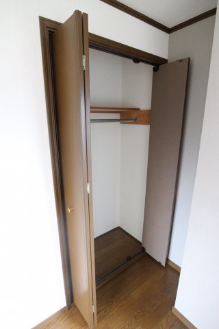 拡大写真:サンウィング神陽 4階403の※同建物別部屋の参考写真です。
