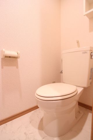 拡大写真:クレール有瀬 1階7のトイレ
