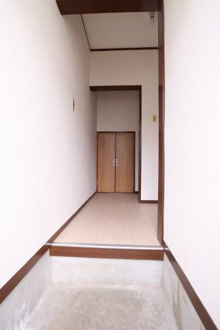 拡大写真:レジデンス王塚 4の玄関