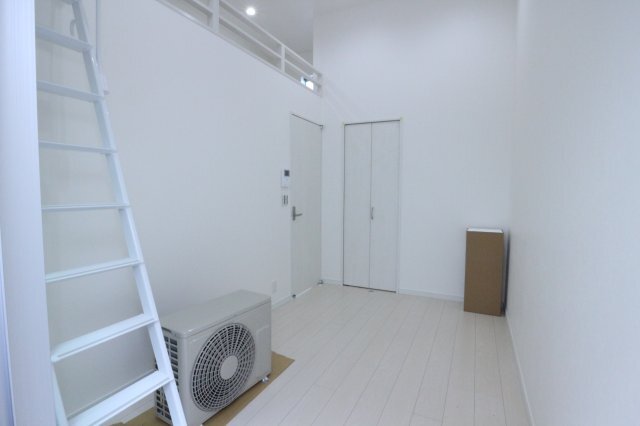 拡大写真:Y`s village馬場通 1階101の居間