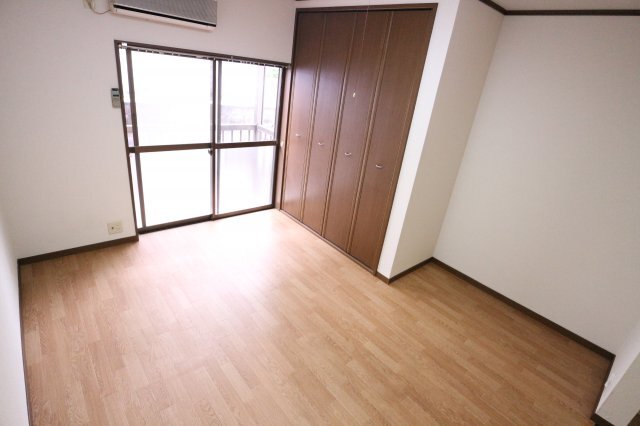 拡大写真:セオコート朝霧 1階103の寝室