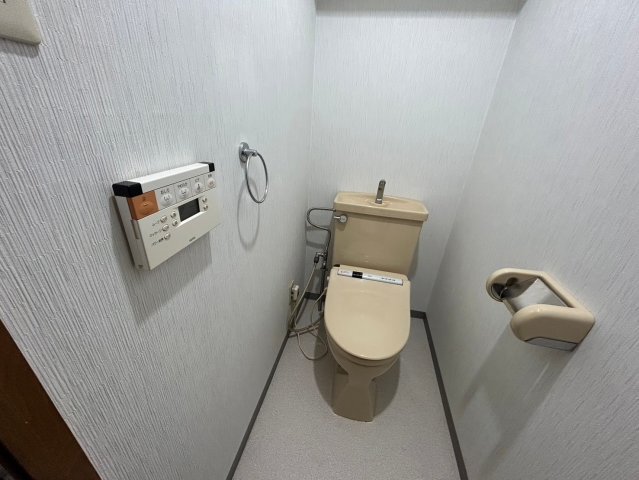 拡大写真:マノワールINO 4階402のトイレ