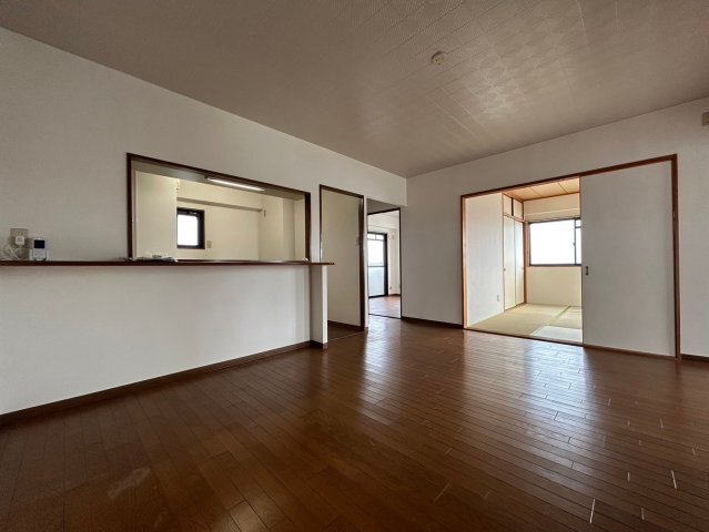 拡大写真:マノワールINO 4階402の居間