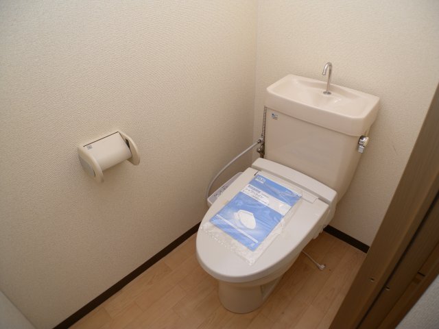 拡大写真:シティシャトレ 2階205のトイレ