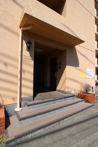 拡大写真:神戸市垂水区下畑町 2階203のエントランス