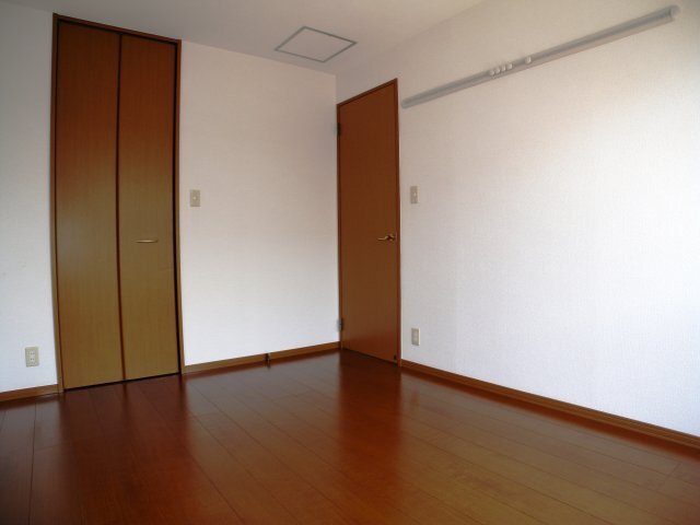 拡大写真:アルスクレストⅠ 1階102の洋室