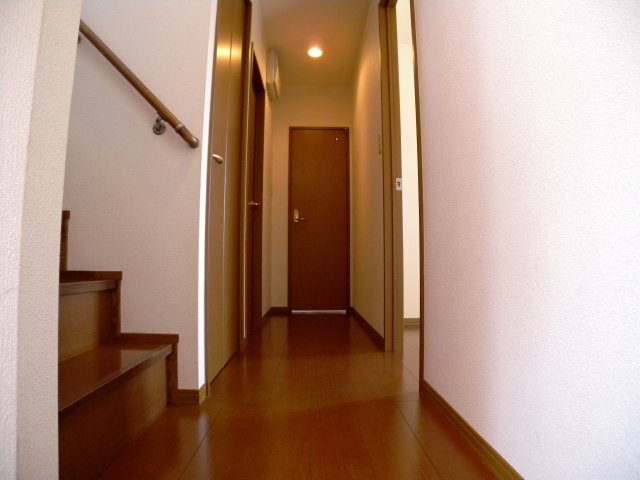 拡大写真:アルスクレストⅠ 1階102の内装