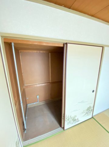 拡大写真:上高丸厚生年金住宅3号棟 1階106の収納