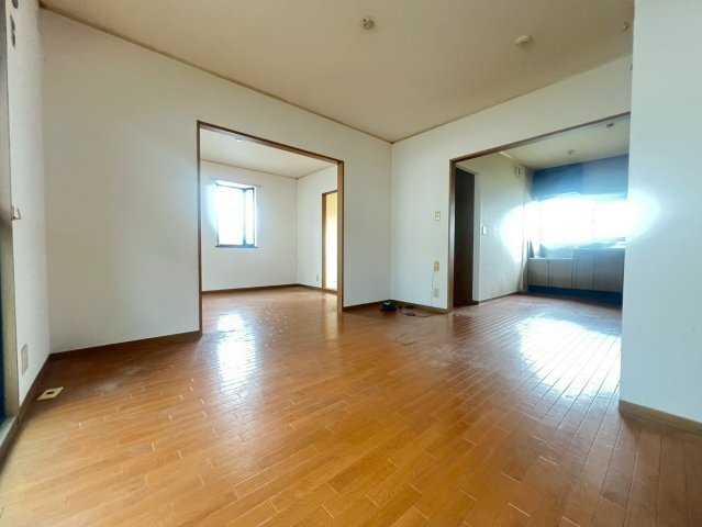 拡大写真:サクレクール・コーベ 2階205の居間