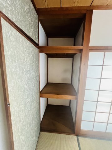 拡大写真:離宮前町1丁目戸建 1階〆の収納