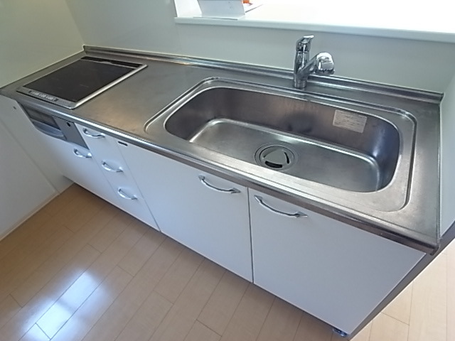 拡大写真:ウィルモア垂水C棟 1階102のキッチン