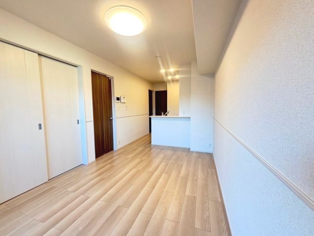 拡大写真：メゾンドアポロン 2階201の居間