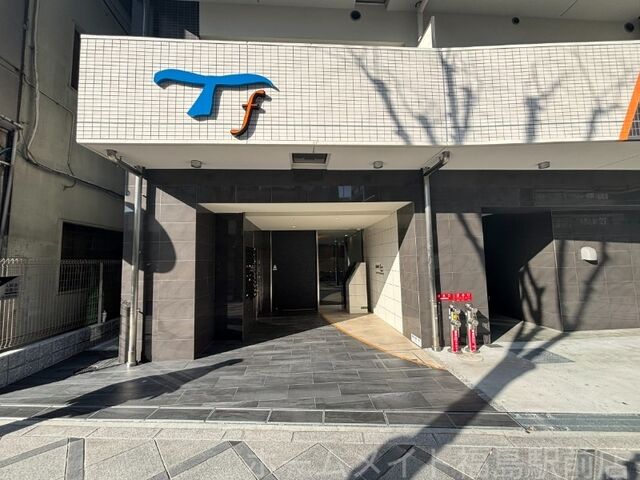 拡大写真:セレニテフラン梅田 10階1002のエントランス