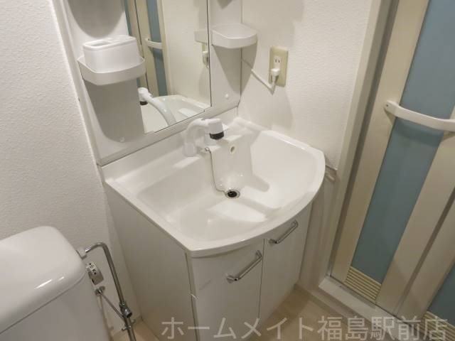 拡大写真:セイワパレス堂島シティ 3階301の洗面所