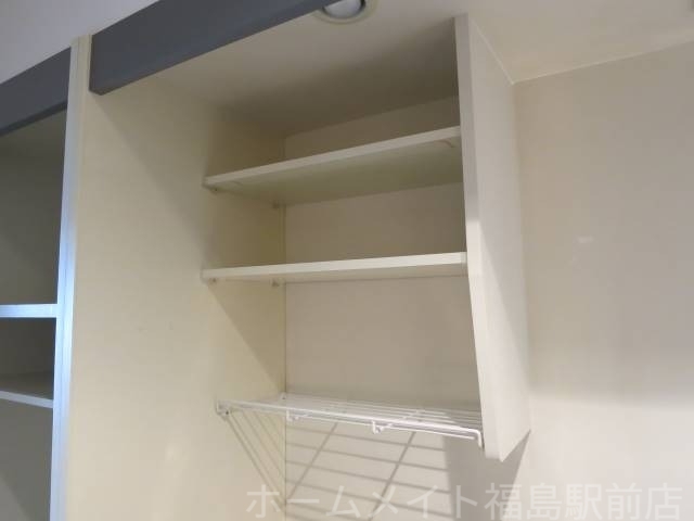 拡大写真:セイワパレス堂島シティ 3階301の収納