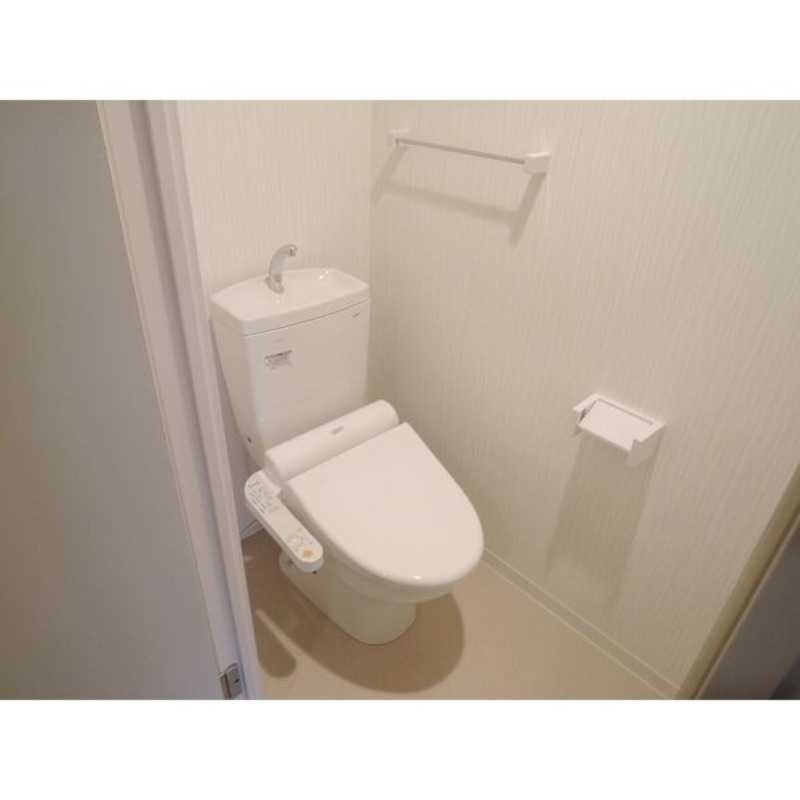 拡大写真:Premiere Maison 8階802のトイレ