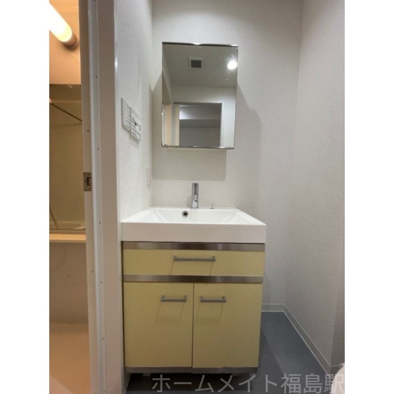 拡大写真:アパートメント谷町 6階ノーの洗面所