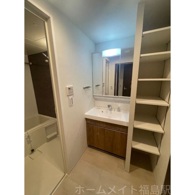 拡大写真:J.GRAN Court京町堀 3階301の洗面所