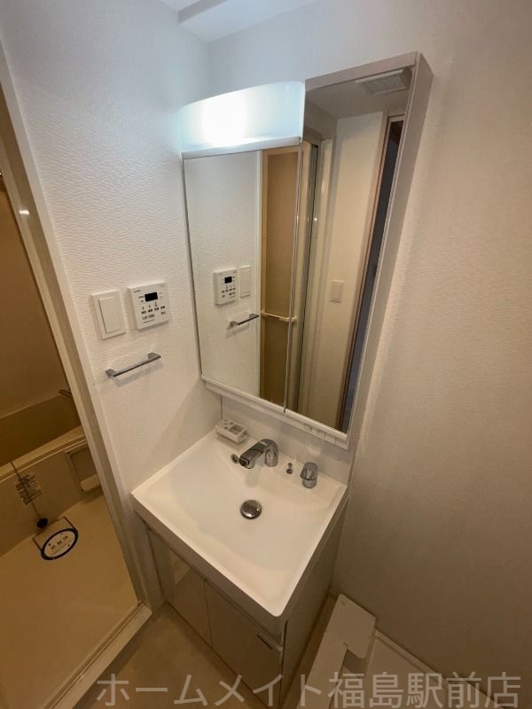 拡大写真:S-RESIDENCE難波大国町Tres 7階706の洗面所