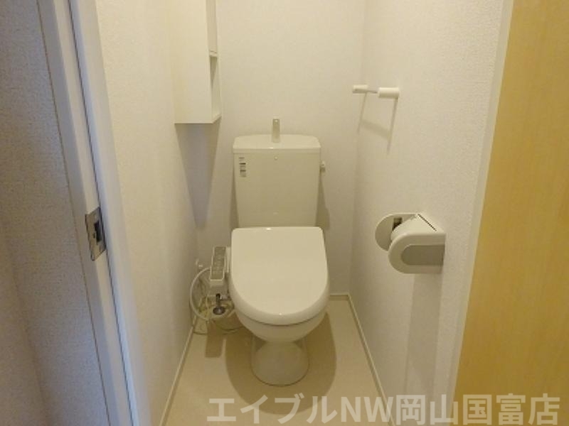 拡大写真:フロスト フラワーズ Ⅲ 2階201のトイレ