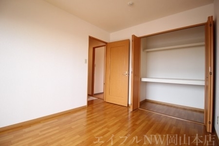 拡大写真:Twin Casa Ⅱ棟 3階302の収納