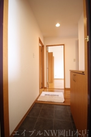 拡大写真:Twin Casa Ⅱ棟 3階302の玄関