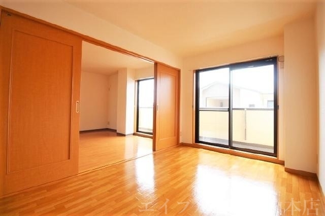 拡大写真:Twin Casa Ⅱ棟 3階302の寝室