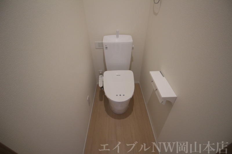 拡大写真:エルメホール 1階102のトイレ
