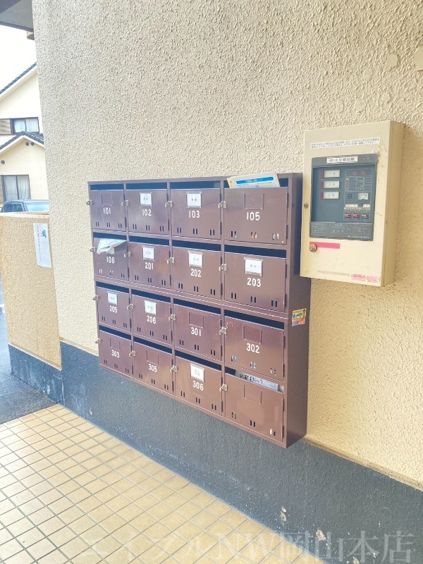 拡大写真:マンション津高 3階302の玄関