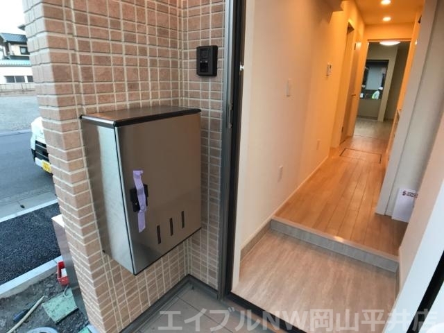 拡大写真:ヴァルトハイム・西大寺 1階101の玄関