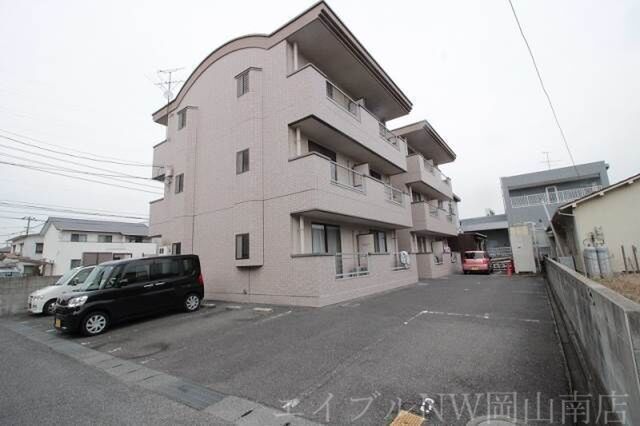 拡大写真:岡山市南区若葉町 1階102の建物外観