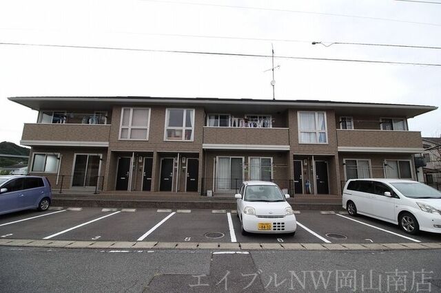 拡大写真:玉野市御崎2丁目 2階203の建物外観